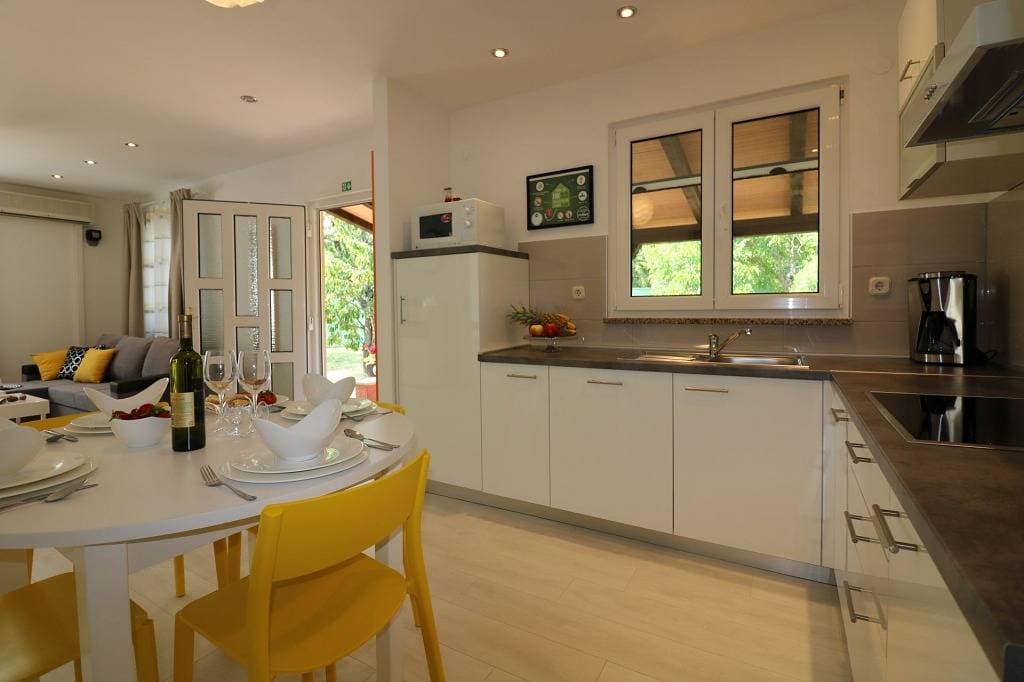 Foto 11 von 44: Ferienhaus in Poreč mit Terrasse, Klimaanlage, W-Lan, Spülmaschine (4400-1)