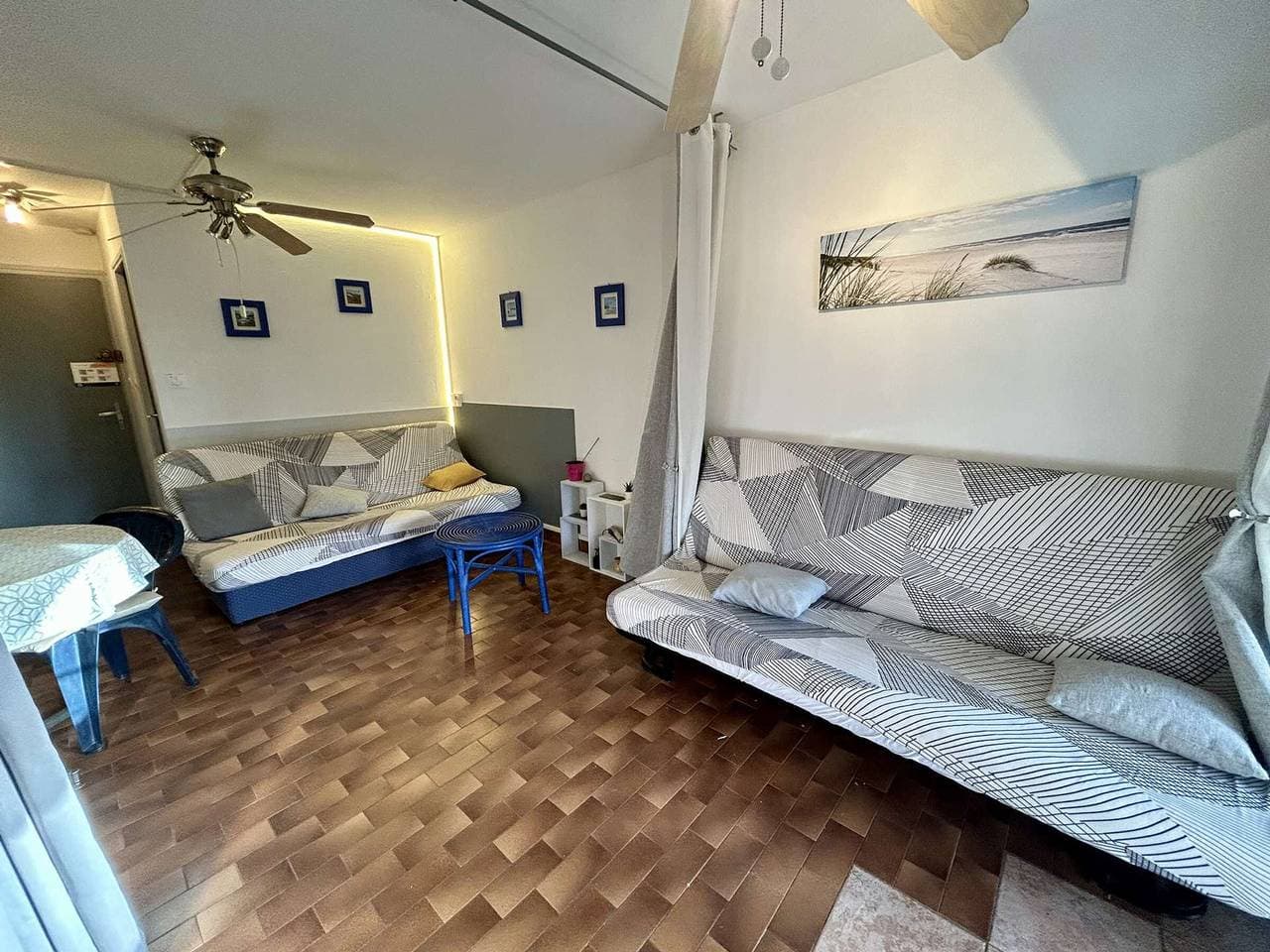 Foto 6 von 15: Studio für 4 Personen mit Pool, 600m vom Strand in Cap d'Agde, Parkplatz, Zentrale Lage