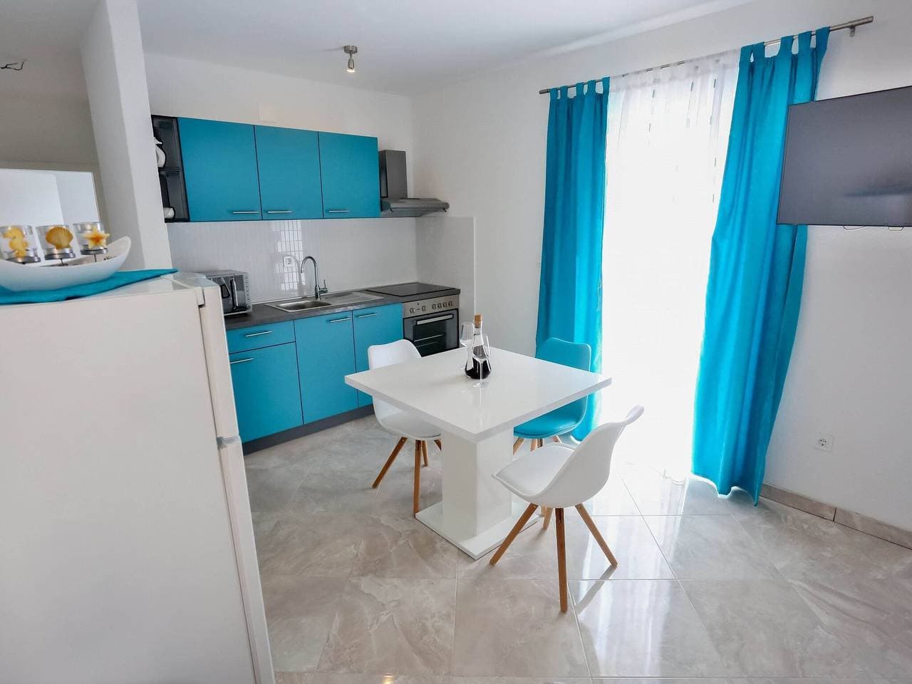Foto 2 von 17: Apartments Lenka - One Bedroom Apartment with Balcony and garden View A1