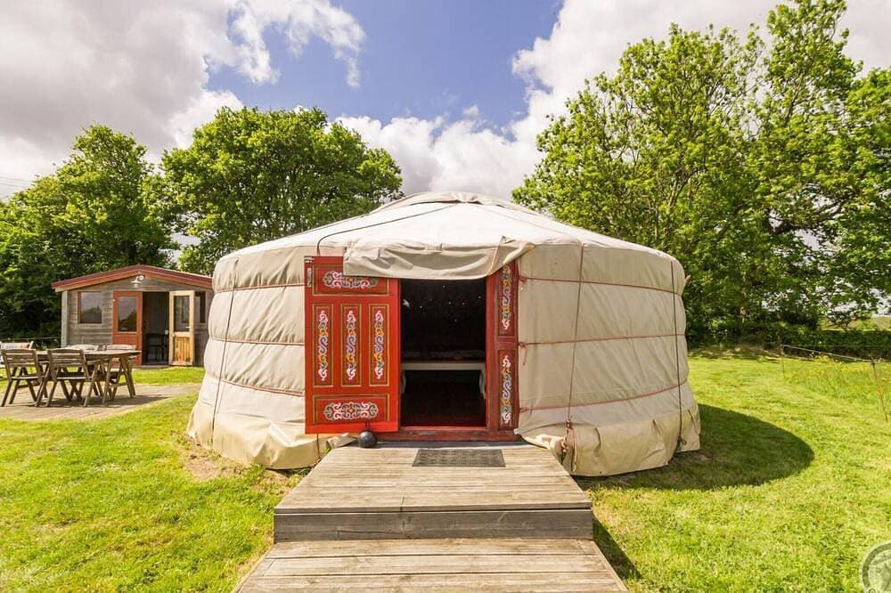 Foto 6 von 17: Yurt-Aufenthalt mit Terrasse und Panoramablick in Denneville