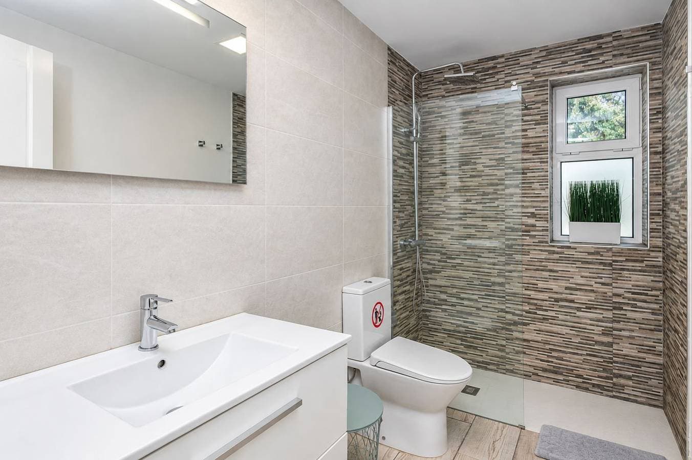 Foto 6 von 36: Ferienwohnung für 4 Personen mit Pool