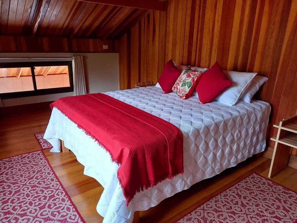 Foto 5 von 44: Cabin | Pool | Lake | Pet-friendly | 50 min from Curitiba