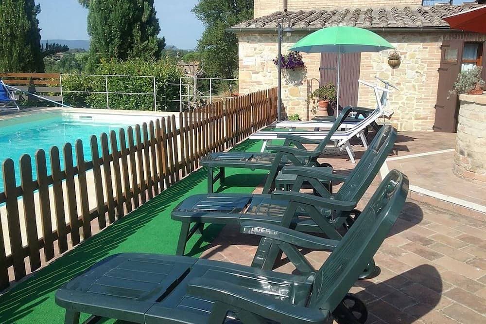 Foto 11 von 15: Romantische Zwei-Zimmer-Wohnung mit Blick auf die Landschaft von Siena