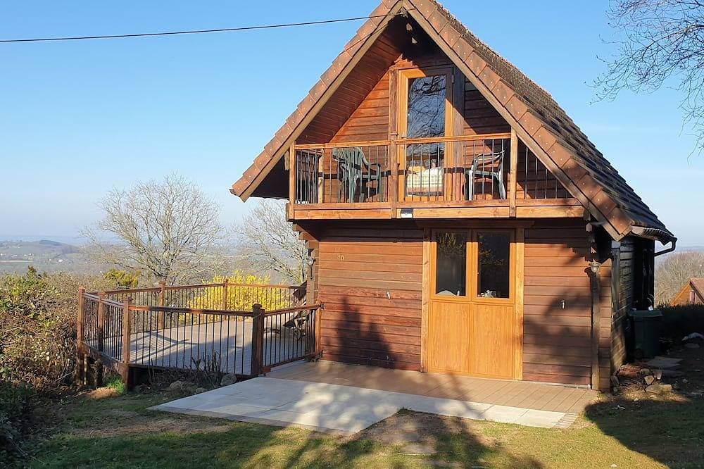3 Bedroom Chalet/Lodge Stunning Views of Lake & Golf Course. Pool (May to Sept) 1