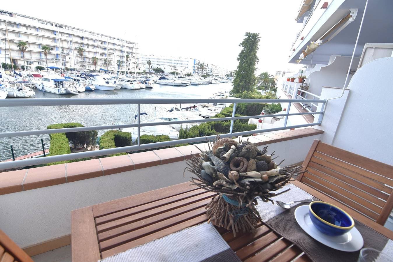 Foto 4 von 26: Gemütliche Wohnung mit Terrasse und Kanalblick, in der Nähe des Strandes in Roses, Costa Brava.