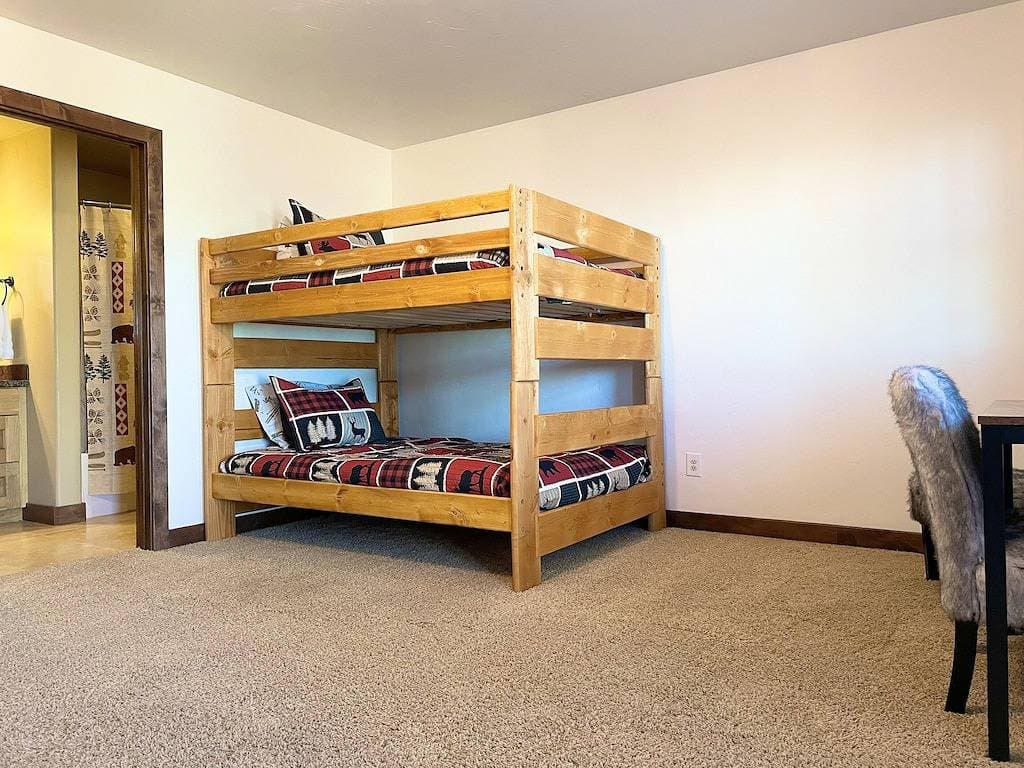 Foto 9 von 48: Modernes gemütliches Zuhause im Powderhorn Mountain Resort mit Annehmlichkeiten