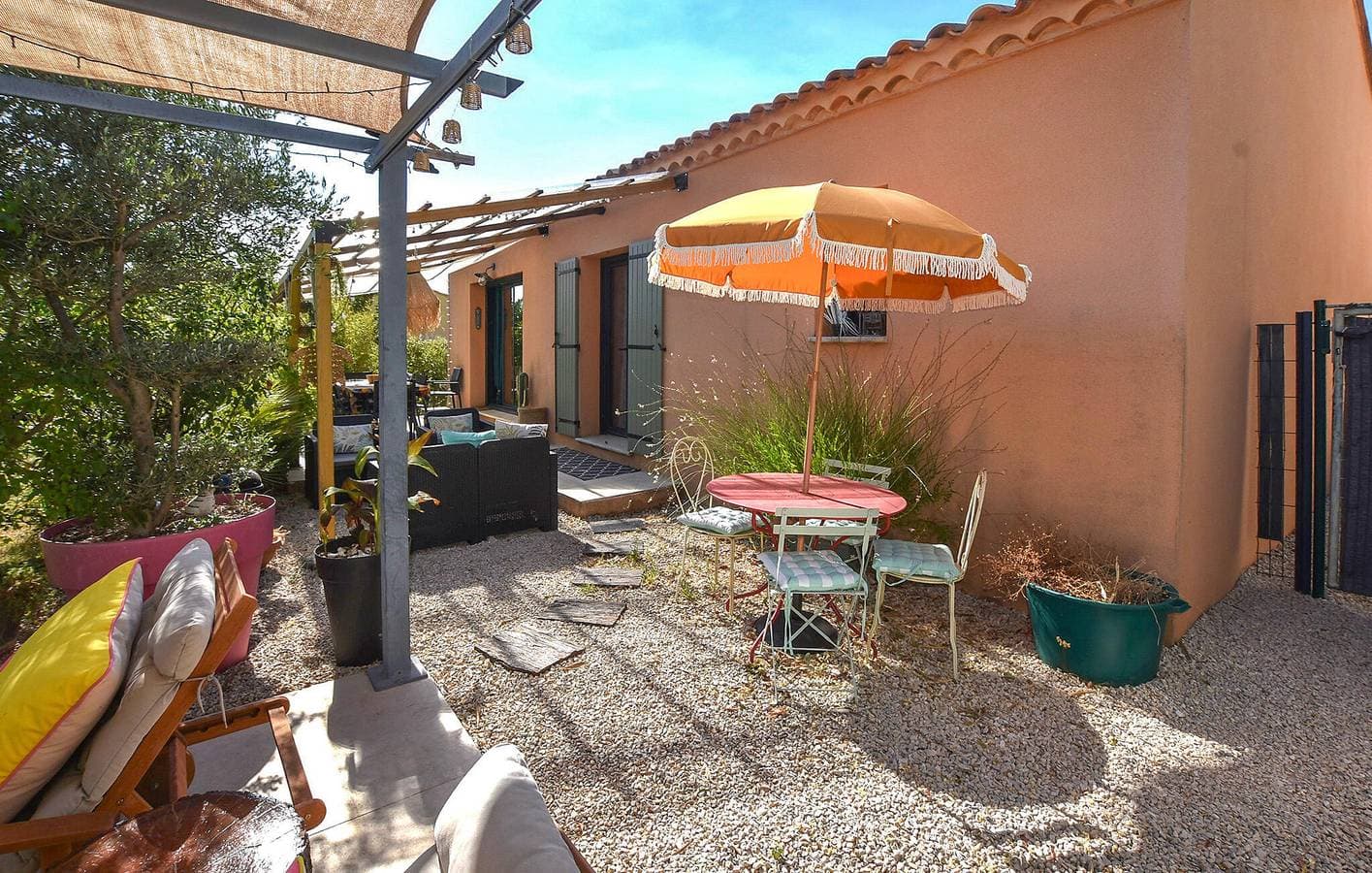 Foto 11 von 20: Reizende 80 m² große Wohnung mit Pool, Parkplatz und nur wenige Schritte von den Restaurants der Umgebung entfernt
