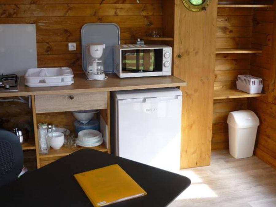 Foto 6 von 111: Camping West  - Bungalow 4 personen - Pod + Chalet Küche ohne Sanitäranlagen (Haustiere verboten) 2 Erwachsene + 2 Kinder
