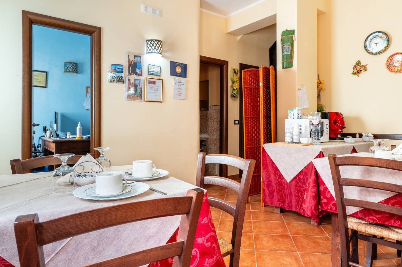 Foto 9 von 25: Zimmer 'B&B San Domenico – Comfort Doppelzimmer' mit Balkon, WLAN und Klimaanlage