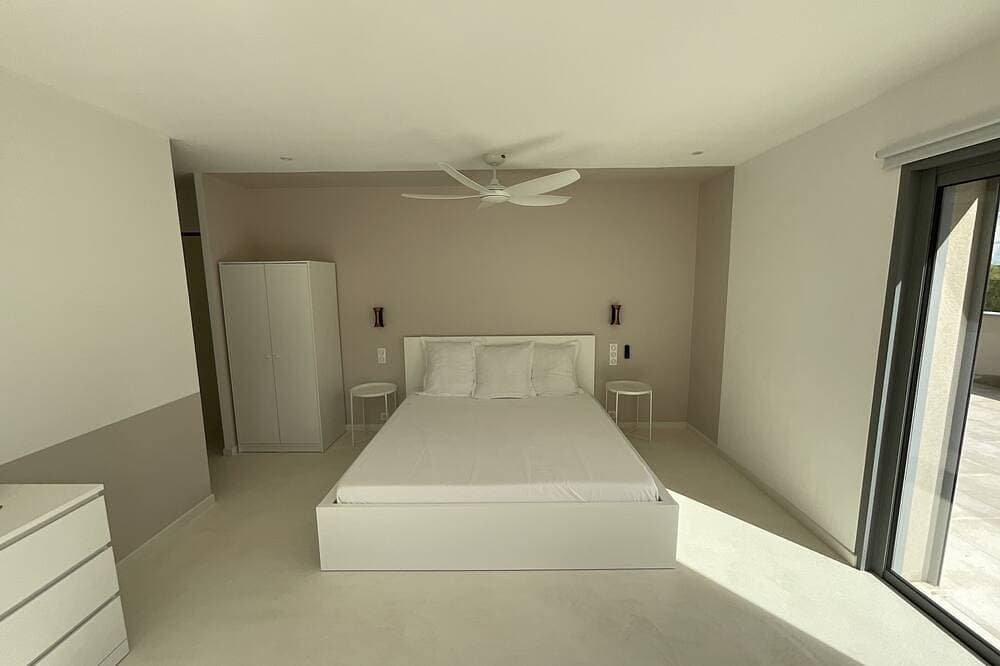 Foto 3 von 30: Villa Contemporaine Avec Piscine . Le 210