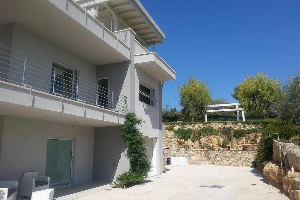 Foto 8 von 30: Villa Eliria C: A graceful studio apartment situated at a short distance from the beach, with Free Wi-Fi.