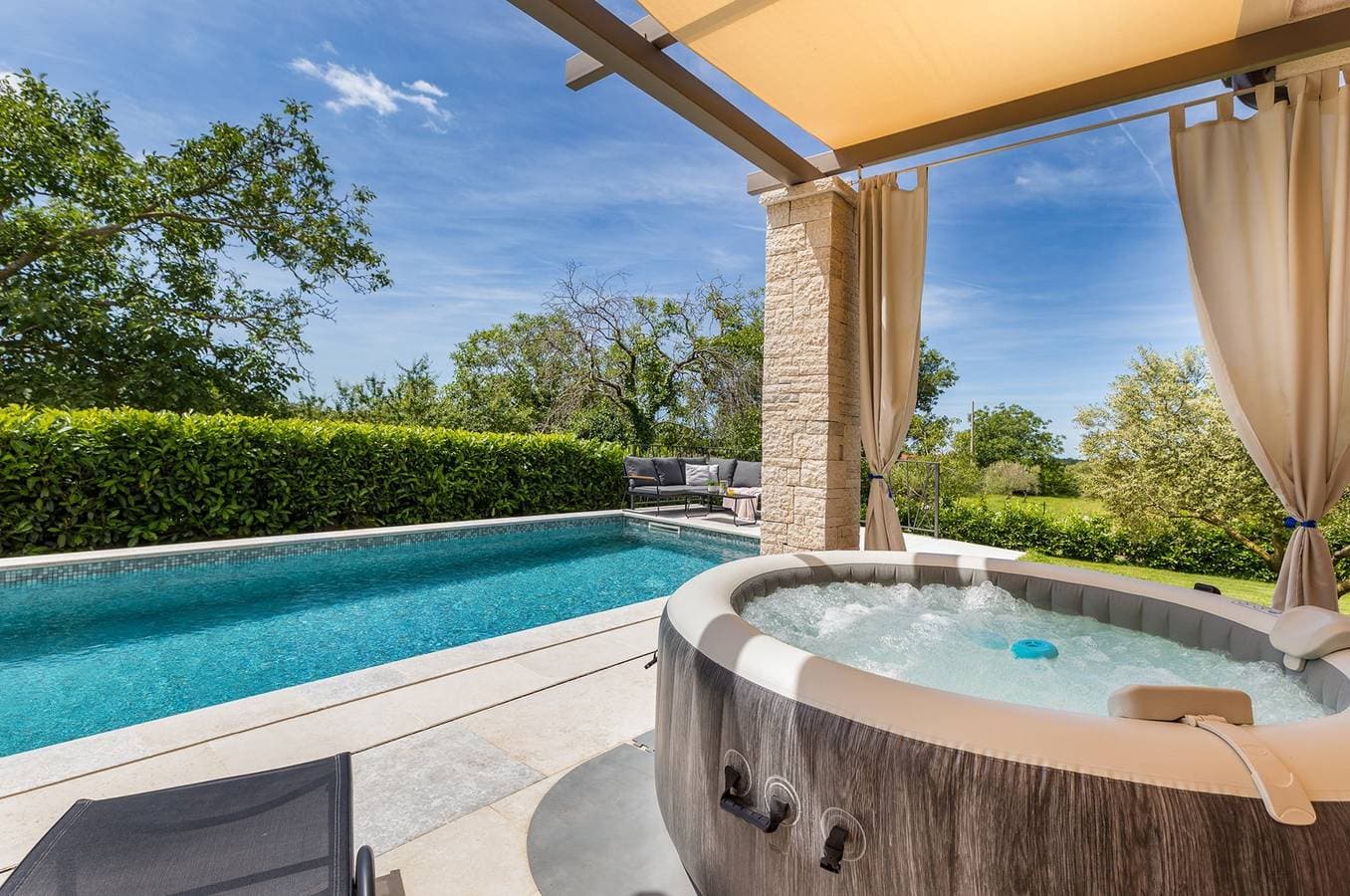 Foto 2 von 48: Villa Draga – Charmante Villa mit 2 Schlafzimmern, privatem Pool und Whirlpool