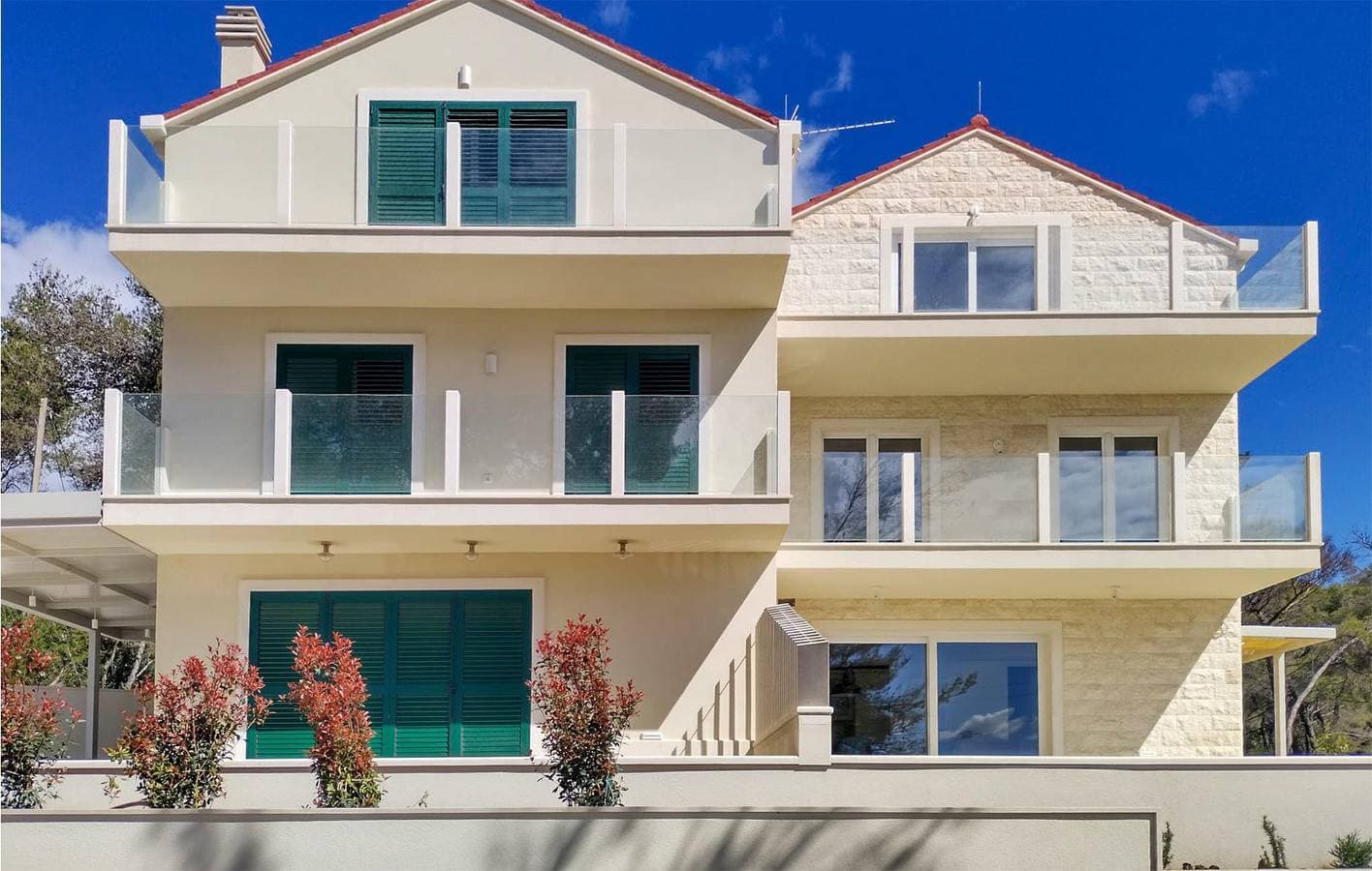 Foto 2 von 28: Geräumige 150 m² große Wohnung mit Pool und Terrasse, 1 km vom Strand entfernt