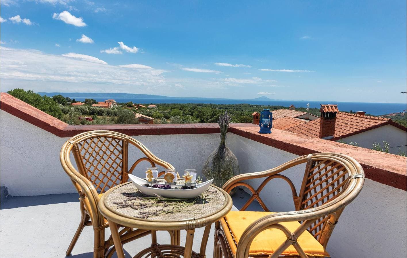 Foto 3 von 21: Gemütliche Ferienwohnung mit Terrasse, WLAN, in der Nähe des Strandes Duga Uvala