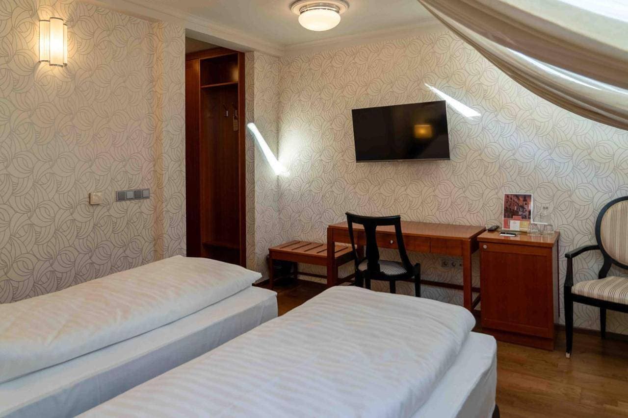 Foto 8 von 12: Standard Double or Twin Room