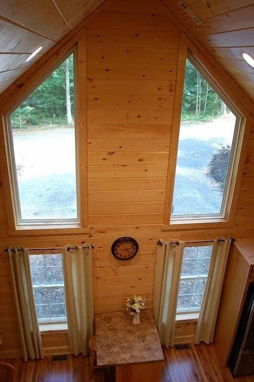 Foto 4 von 49: The White Pine Loft: Perfekt für Paare, Neubau! Mid-Week Specials!