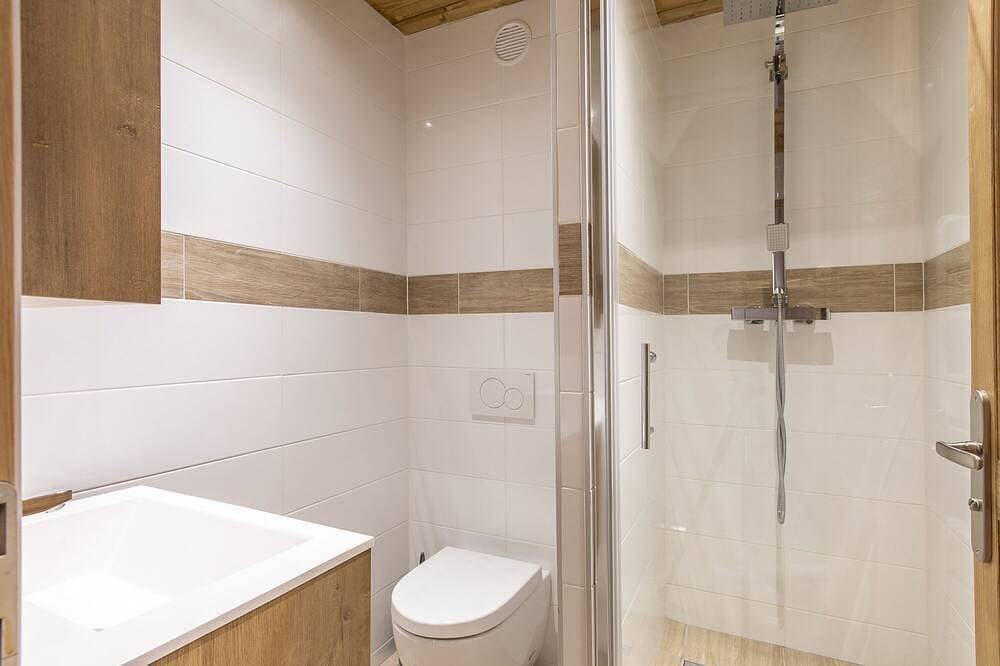 Foto 6 von 23: Apartment-Ensuite mit Dusche-Balkon-Vue Montagne