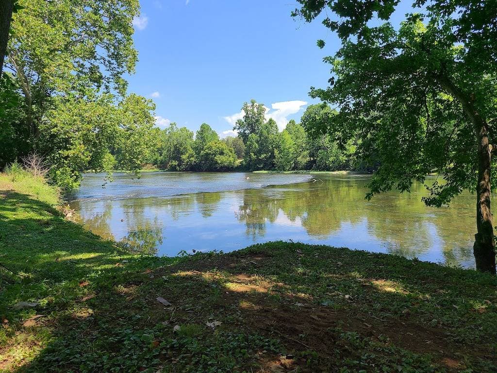 Foto 5 von 27: Abgeschiedenheit am Shenandoah River