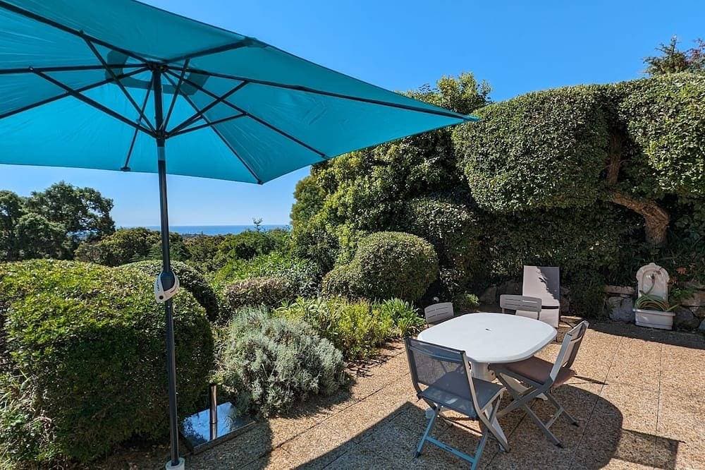 Charming, air-conditioned little cottage with ocean views in La Croix-Valmer, Gigaro, near St. Trope... 1