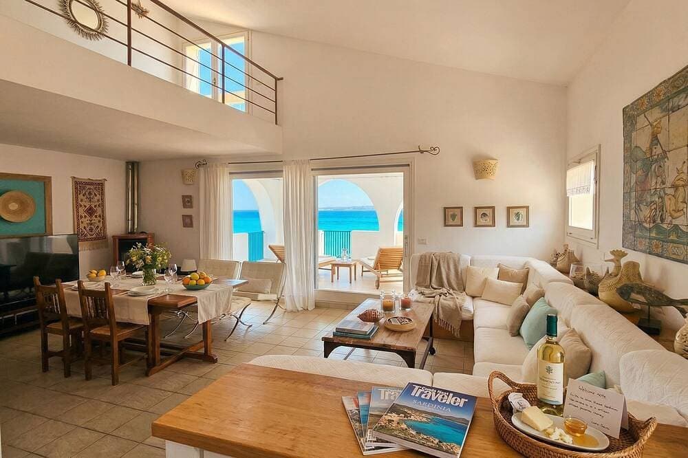 Foto 6 von 30: ClickSardegna - Villa Horizon mit Whirlpool und Blick auf die Bucht der Nymphen