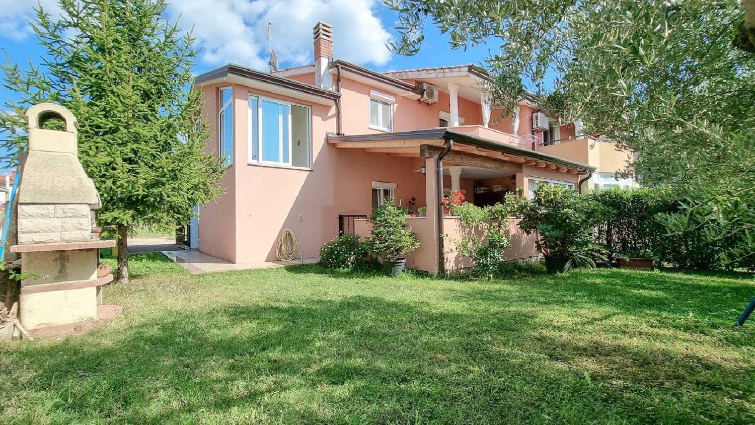 Foto 2 von 34: Hundefreundliches Apartment mit privatem Balkon, Waschmaschine, Klima, WiFi
