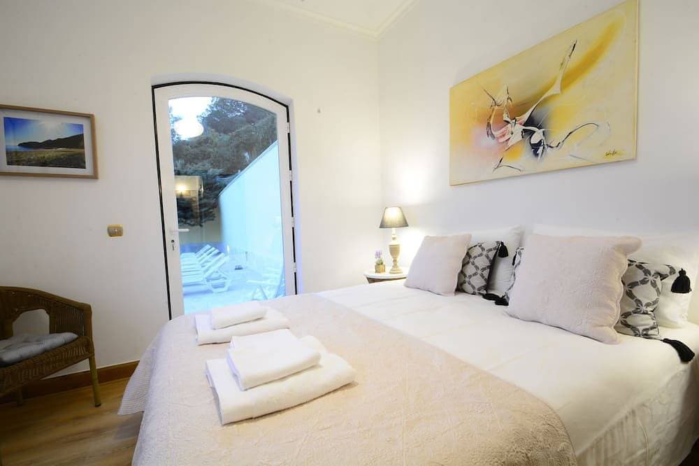 Foto 8 von 30: Villa São Francisco Blick auf das Meer, Pool und Panorama-Whirlpool, 30 Minuten Lissabon