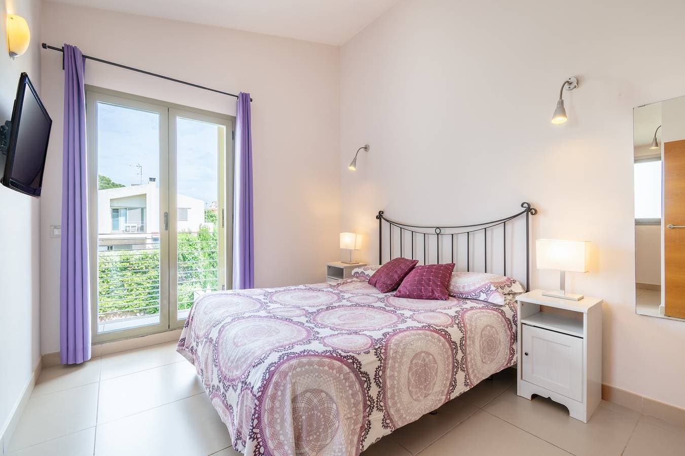 Foto 12 von 26: Ferienwohnung 'Astur - Moderno Chalet Con Piscina' mit privatem Pool und Klimaanlage