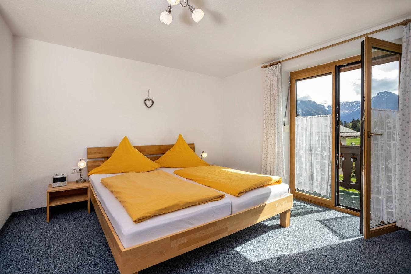 Foto 4 von 33: Ferienwohnung Nebelhorn mit Bergblick, Balkon und Wi-Fi