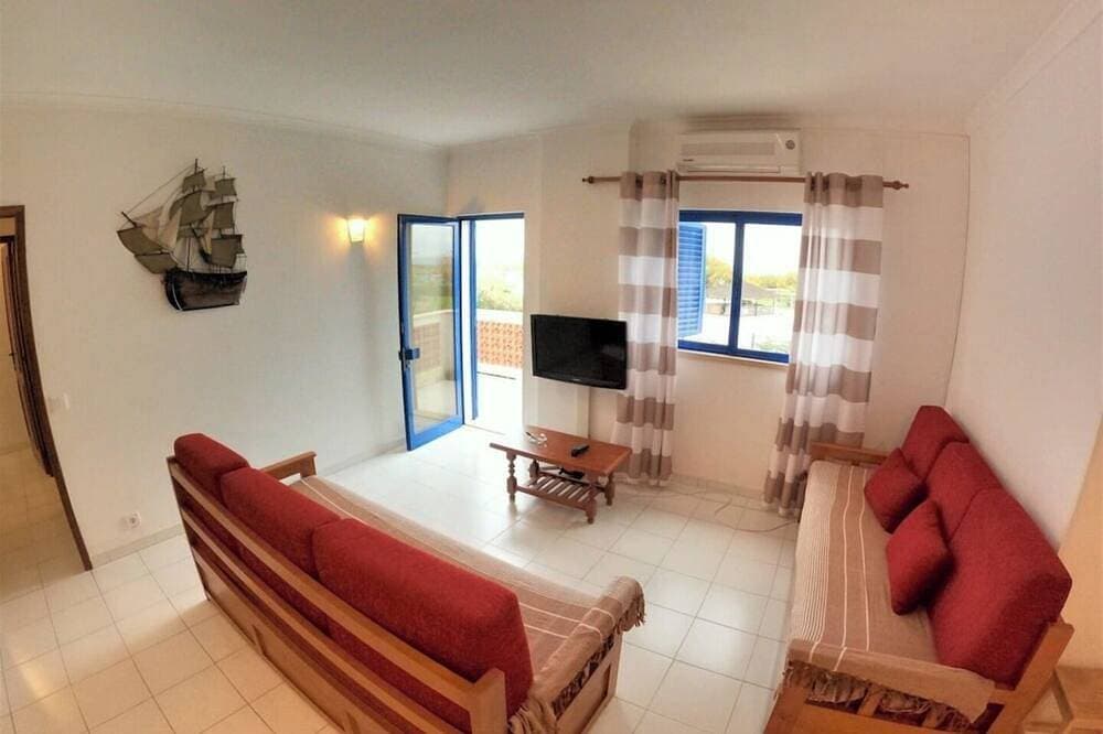 Algarve, T2 apartment w/sea view, near Faro 1