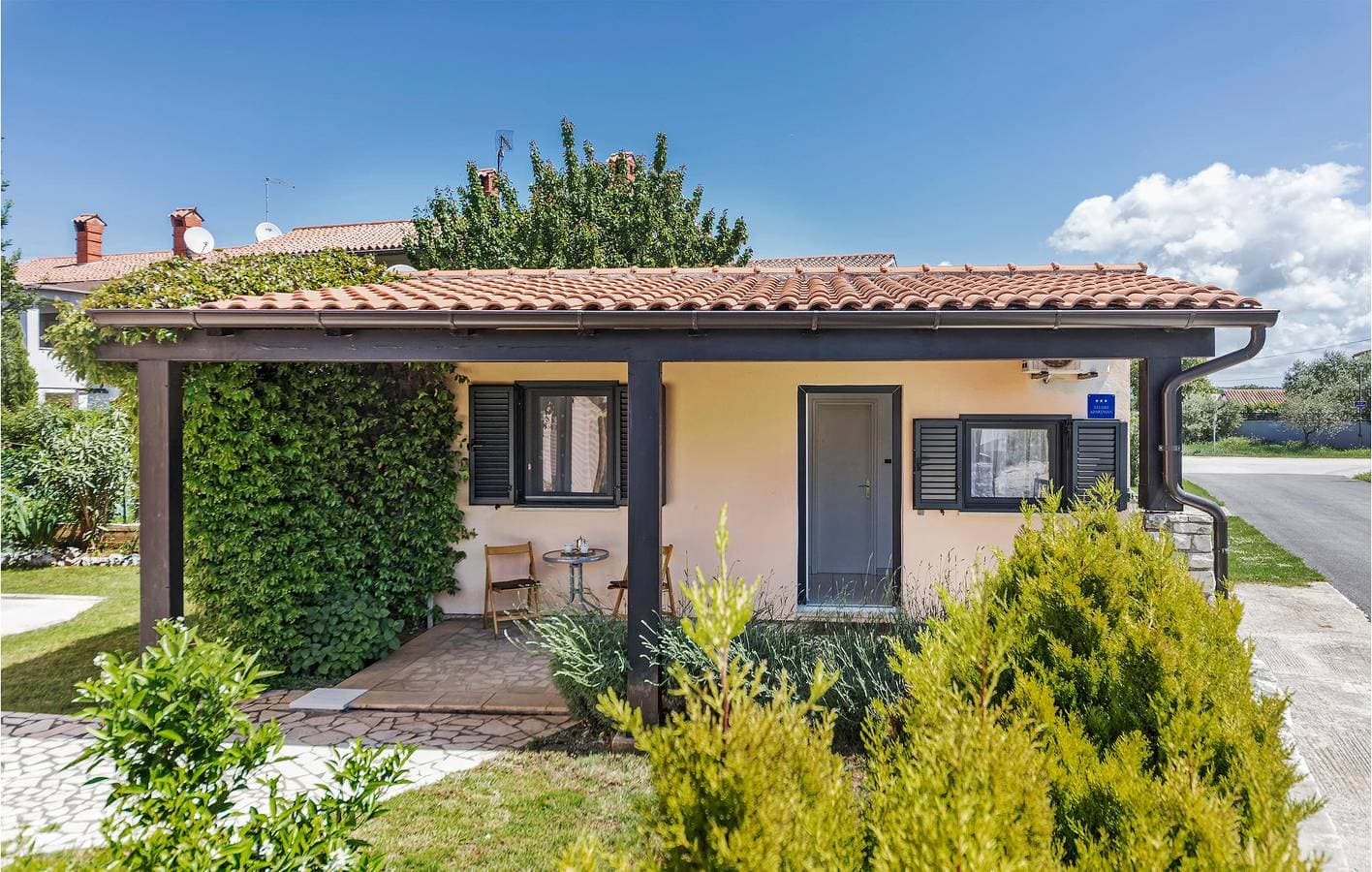 Foto 2 von 20: Gemütliche Ferienwohnung mit Terrasse und Parkplatz, 2,5 km vom Strand entfernt