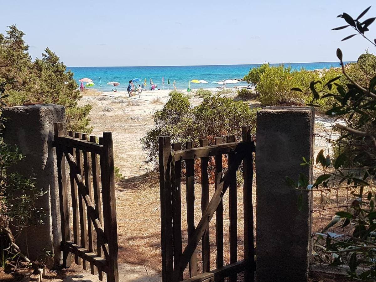 Beachfront villa, right ON SAND! 1