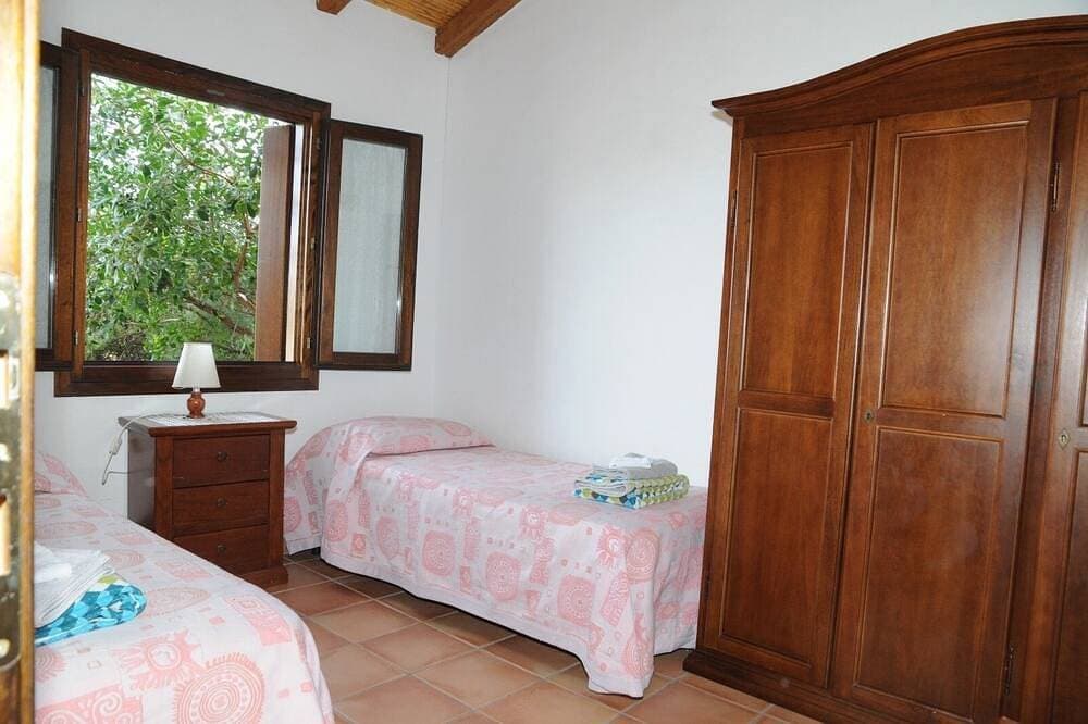 Foto 4 von 18: San Teodoro center villa with parking space and private garden