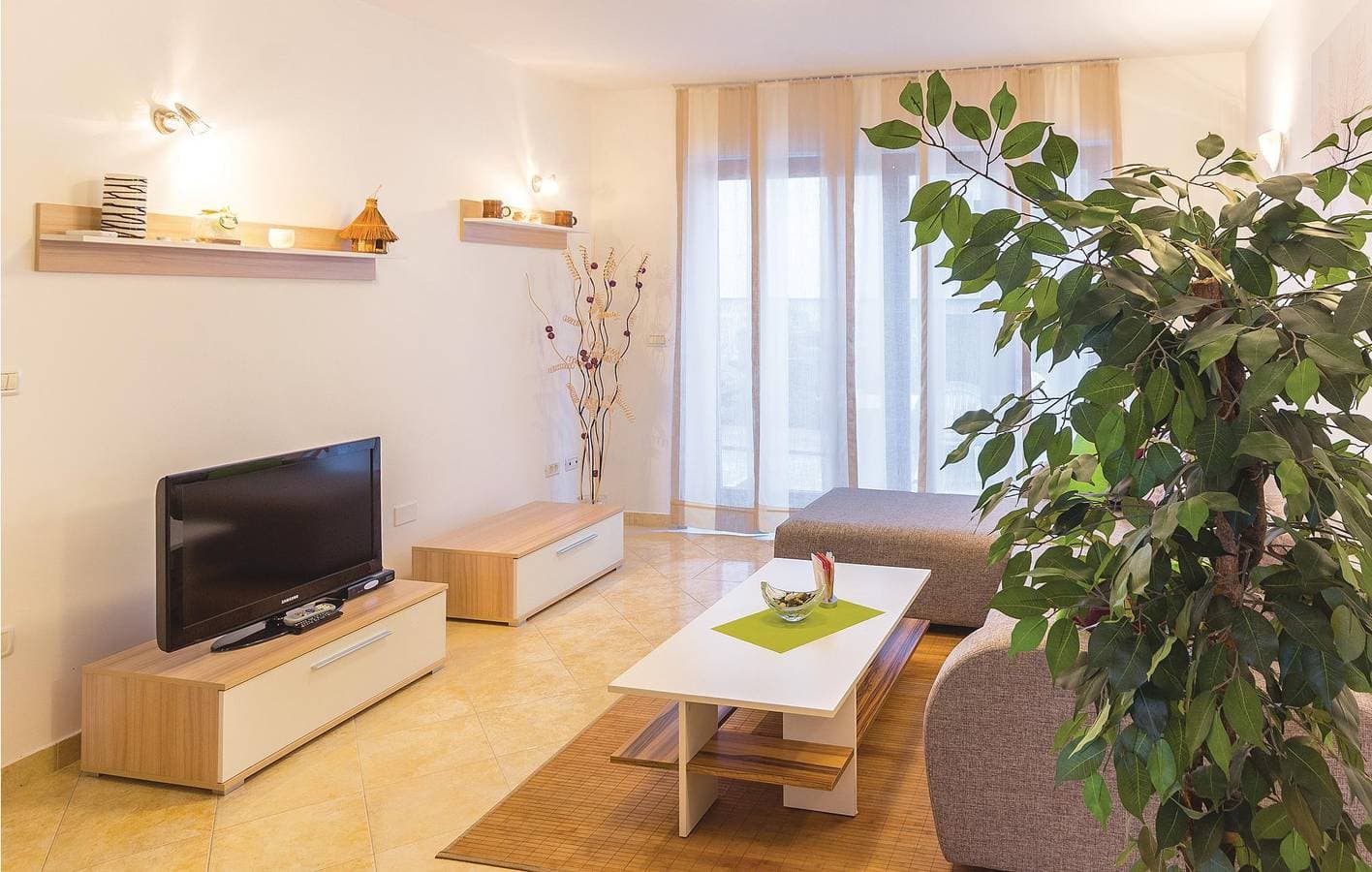 Foto 8 von 28: Gemütliche 2-Zimmer-Wohnung mit Terrasse, in der Nähe des Strandes Havajka