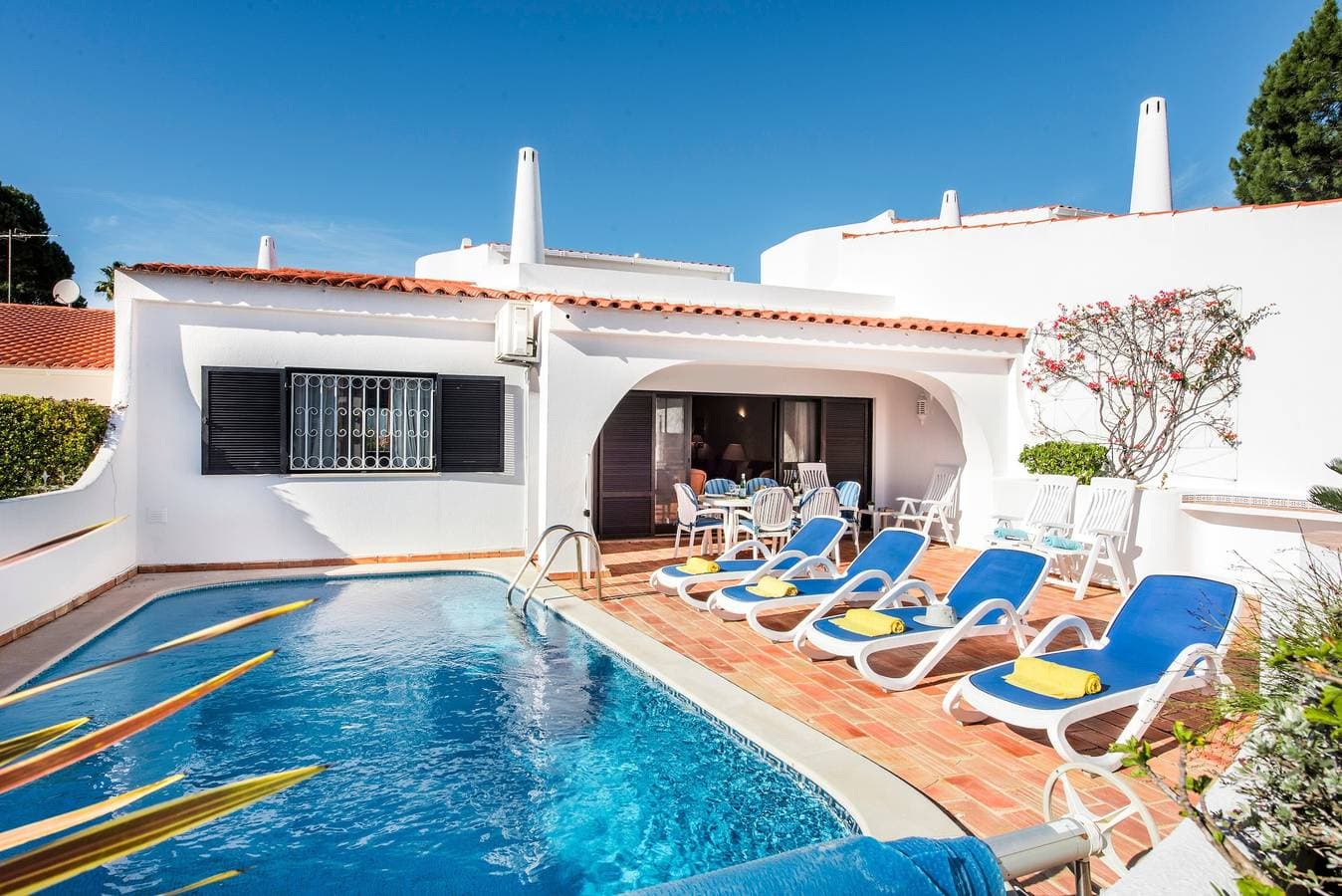 Foto 3 von 22: Villa "Mng Elliott 24" mit privatem Pool und WLAN