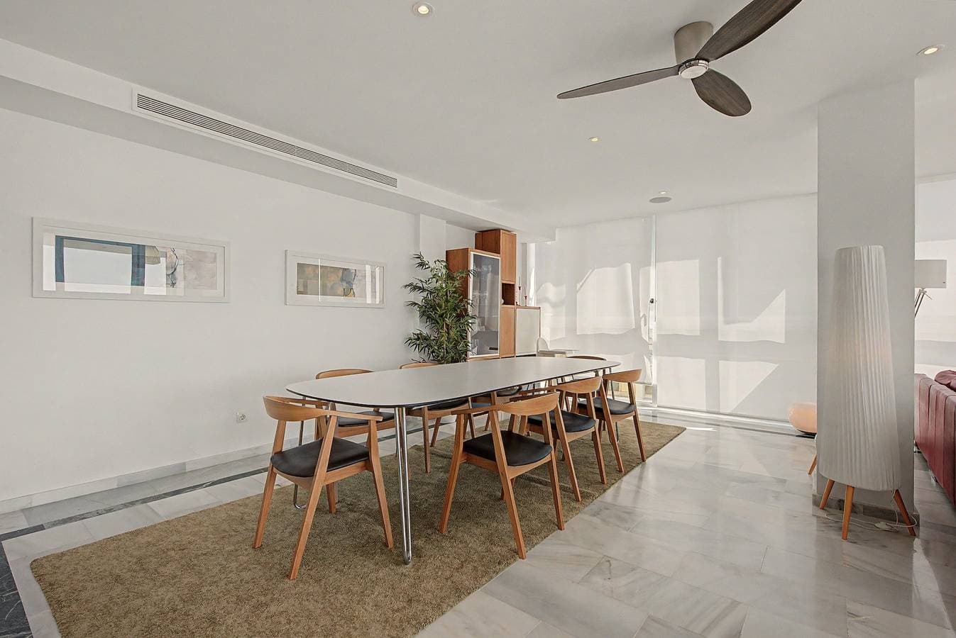 Foto 6 von 36: Einzigartige Strandwohnung mit spektakulärem Meerblick, Pool, WLAN und Terrasse