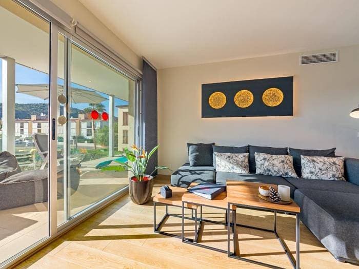 Foto 4 von 27: Ferienwohnung für 4 Personen mit Pool