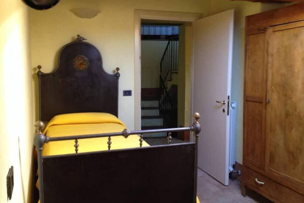 Foto 6 von 30: Altes mittelalterliches Dorf nahe Florenz, Chianti-Hügeln, 6 Räume 8 Personen