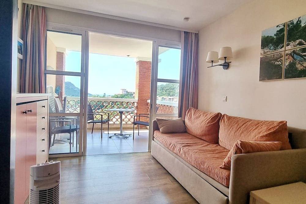 Foto 4 von 11: Cap Esterel Dans Village Club, P2 vue sur Golf et mer