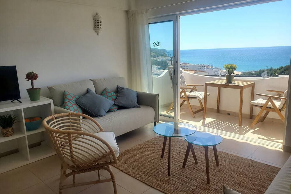 Foto 11 von 21: 3 bedroom apartment Salema Amazing sea view Shared pool Beach 5 min walk