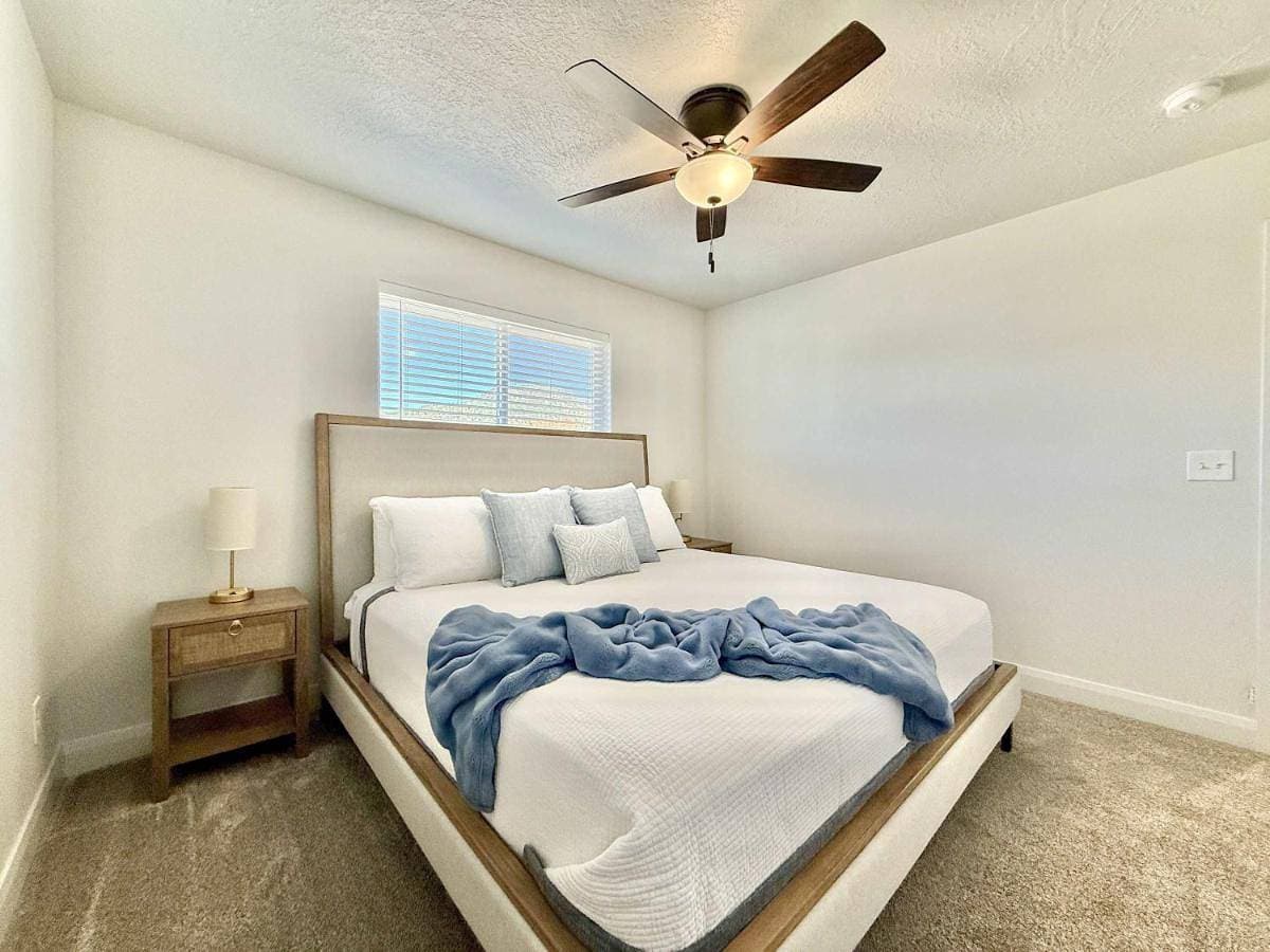 Townhome in Glendale UT near Zion with hot tub 1