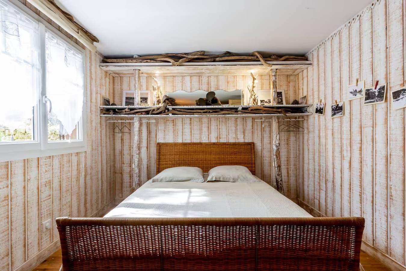 Foto 3 von 20: La Cabane de Bébert: Gästezimmer 'Marie En Lys' mit gemeinsamer Terrasse und WLAN