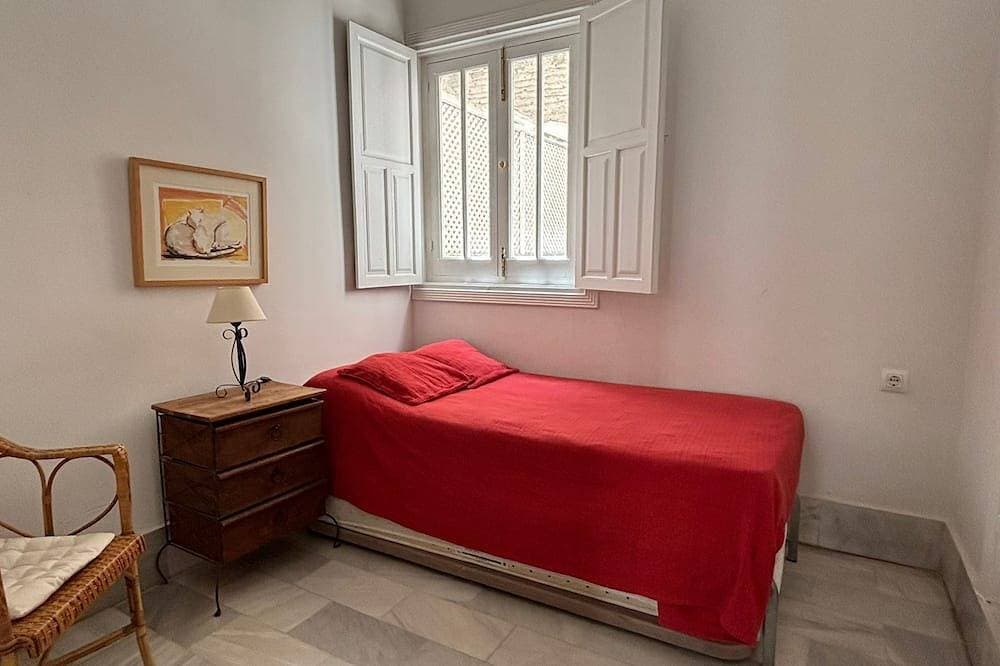 Foto 3 von 14: Das Hotel liegt in der Altstadt von Sevilla, neben dem Barrio Santa Cruz