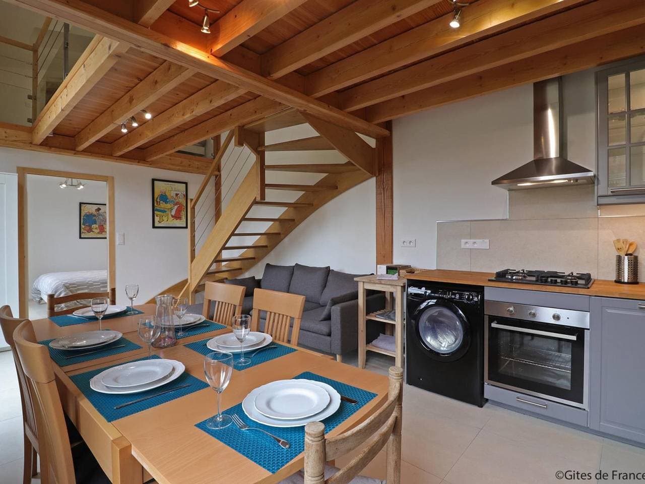 Foto 4 von 36: Außergewöhnliches Haus mit Hallenbad und Sauna in L'Aigle
