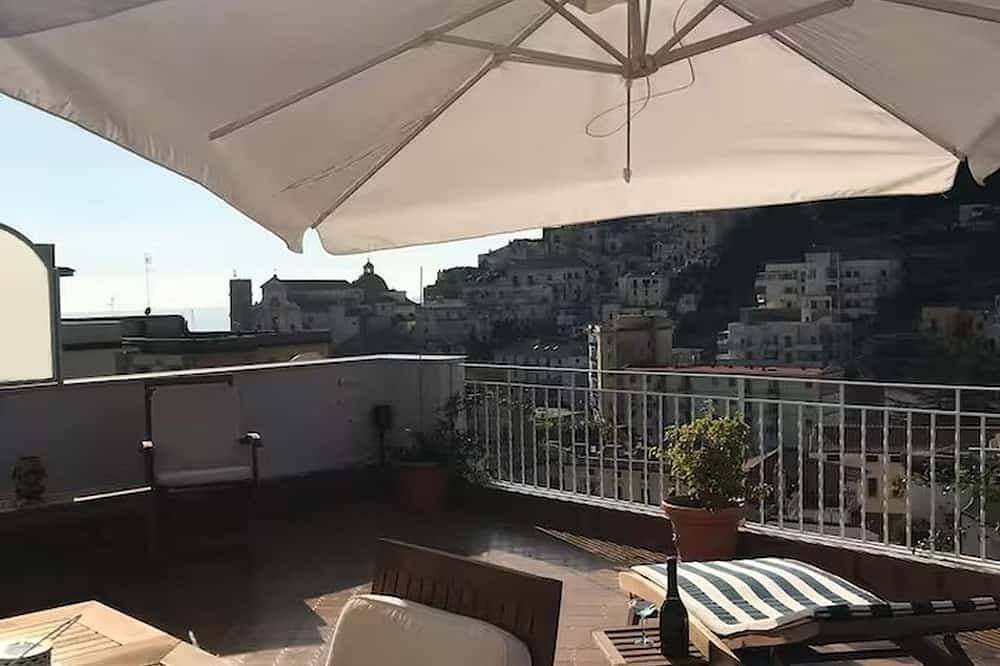 Foto 13 von 13: Appartamento situato a Maiori  costiera amalfitana con ampio terrazzo panoramico