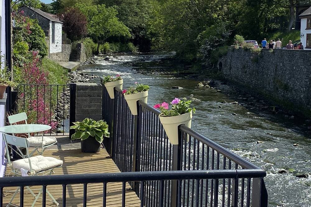 Riverside Apartment in the heart of the Harbour Town of Aberaeron 1