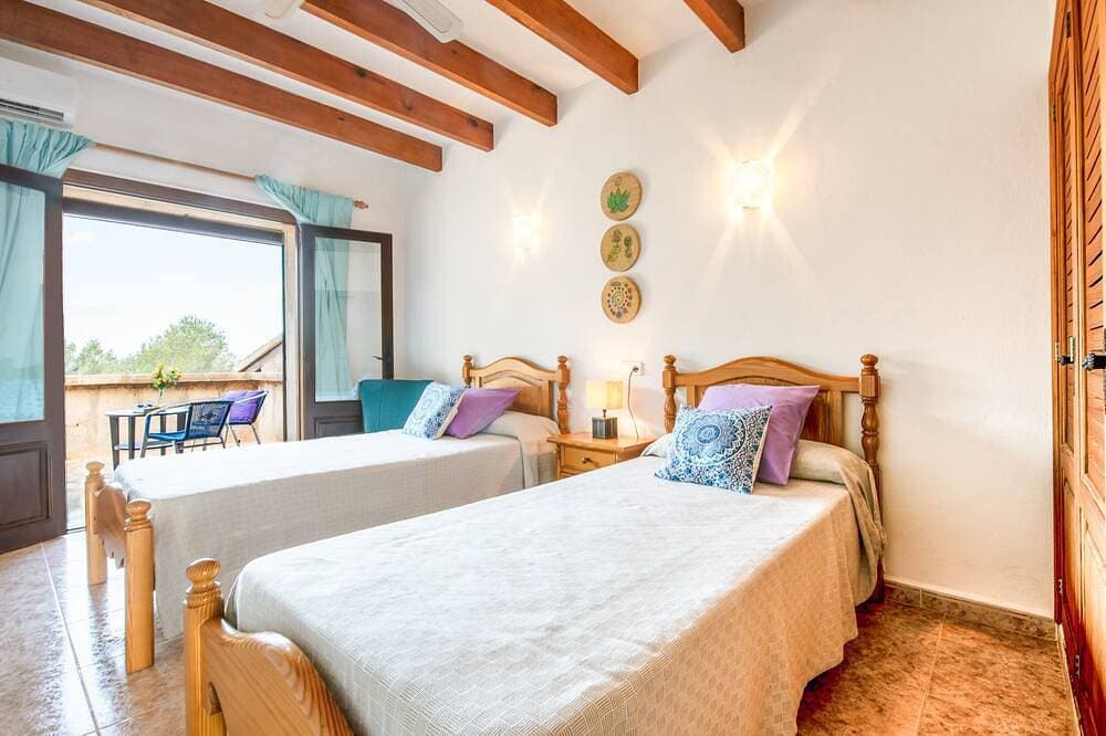 Foto 2 von 30: Schöne Naturstein-Finca für 7 Personen mit Ausblick, privatem Pool, Klima, Wlan.