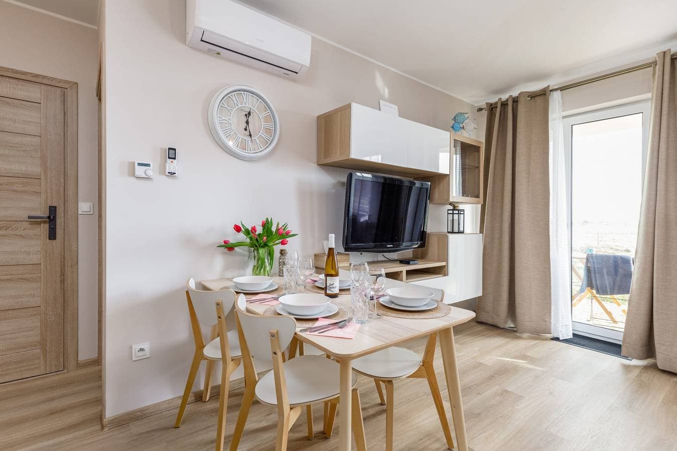 Foto 7 von 27: Apartment with Terrace | Air Conditioning, Parking, Close to the Beach