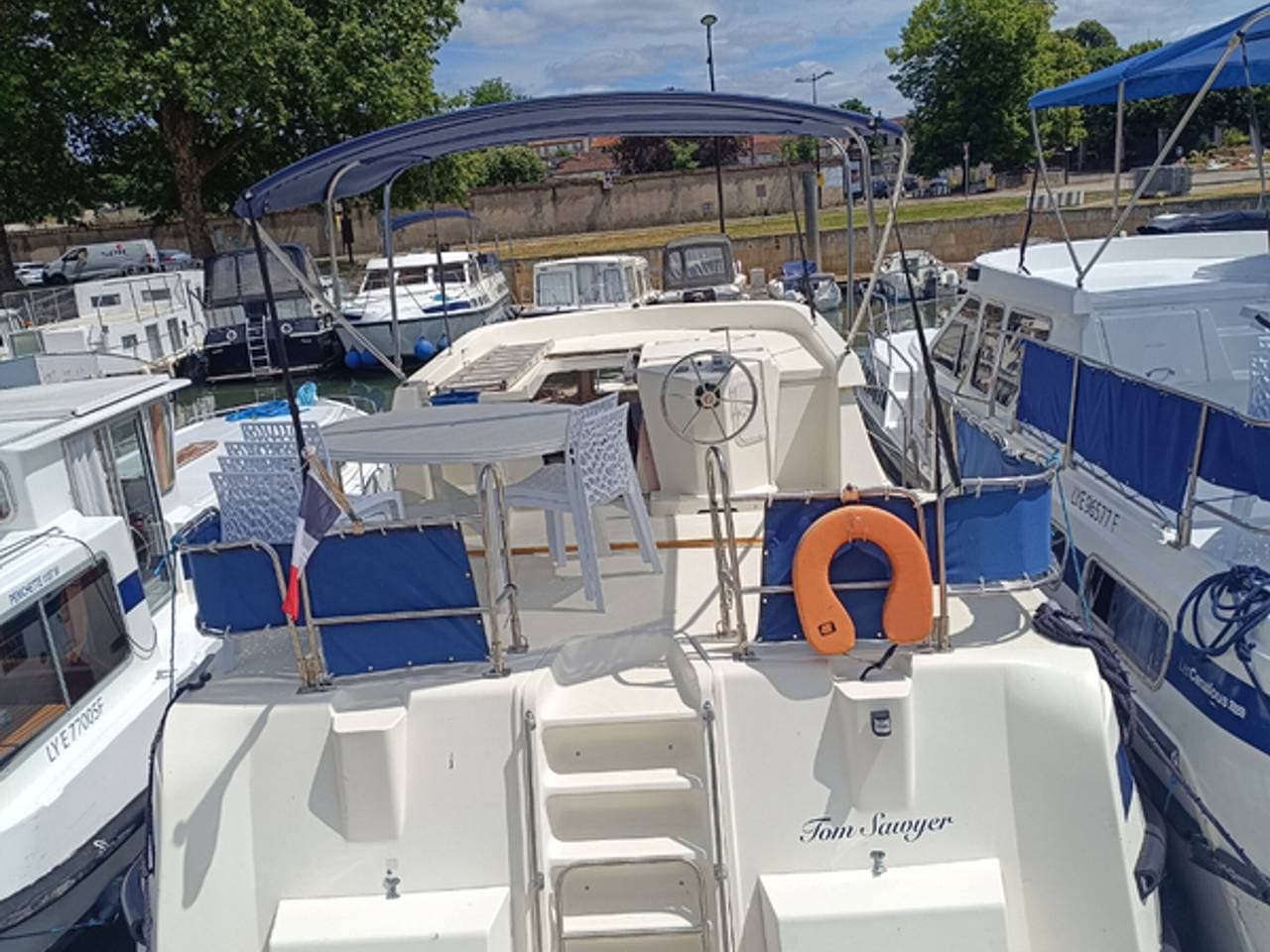 Entdecken Sie unser Boot in Cognac - 7 bis 9 Pers. 1