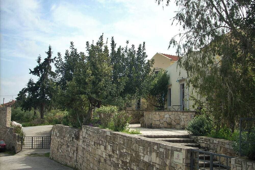 Foto 7 von 25: Group Accomodation, Heliopetra Studios And Houses