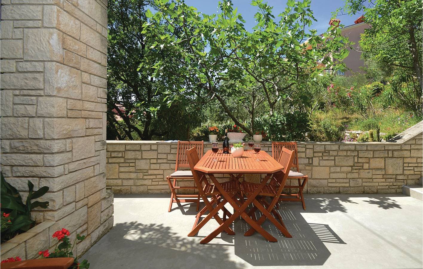 Foto 6 von 27: Charmante Ferienwohnung in Strandnähe mit Terrasse und Parkplatz